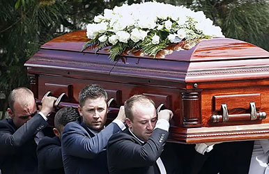 Посібник з того, як нести труну